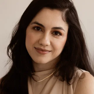 Andressa Lohana de Almeida portrait