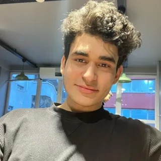 Efe Perek portrait